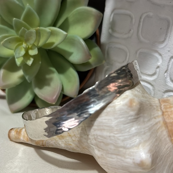 Gorgeous Handmade Sterling Silver Cuff Style Bracelet-Made in Italy-EUC - Picture 3 of 16